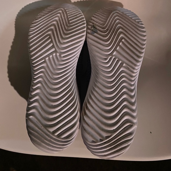 Shoes - Picture 2 of 3